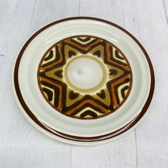 Vintage Acsons MONTEZUMA 8675 Oven Safe Beige Round Stoneware Salad Plates Set 4